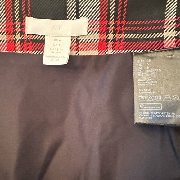 Winter Plaid mini skirt - Picture 3 of 3